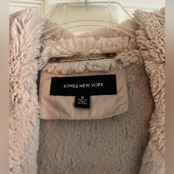 Women's Faux Fur Coat/Jacket from Jones New York - Picture 4 of 12